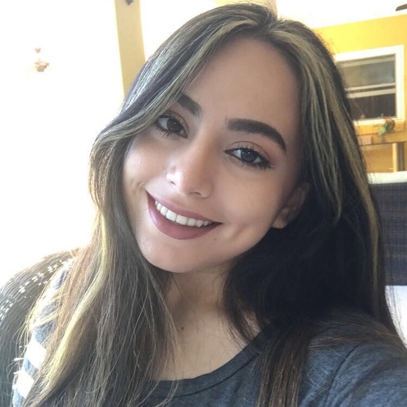 Meet your Posher, Michelle - Picture 1 of 1